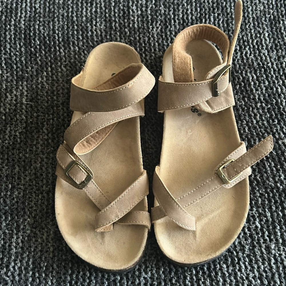 Sandals - Picture 2 of 9